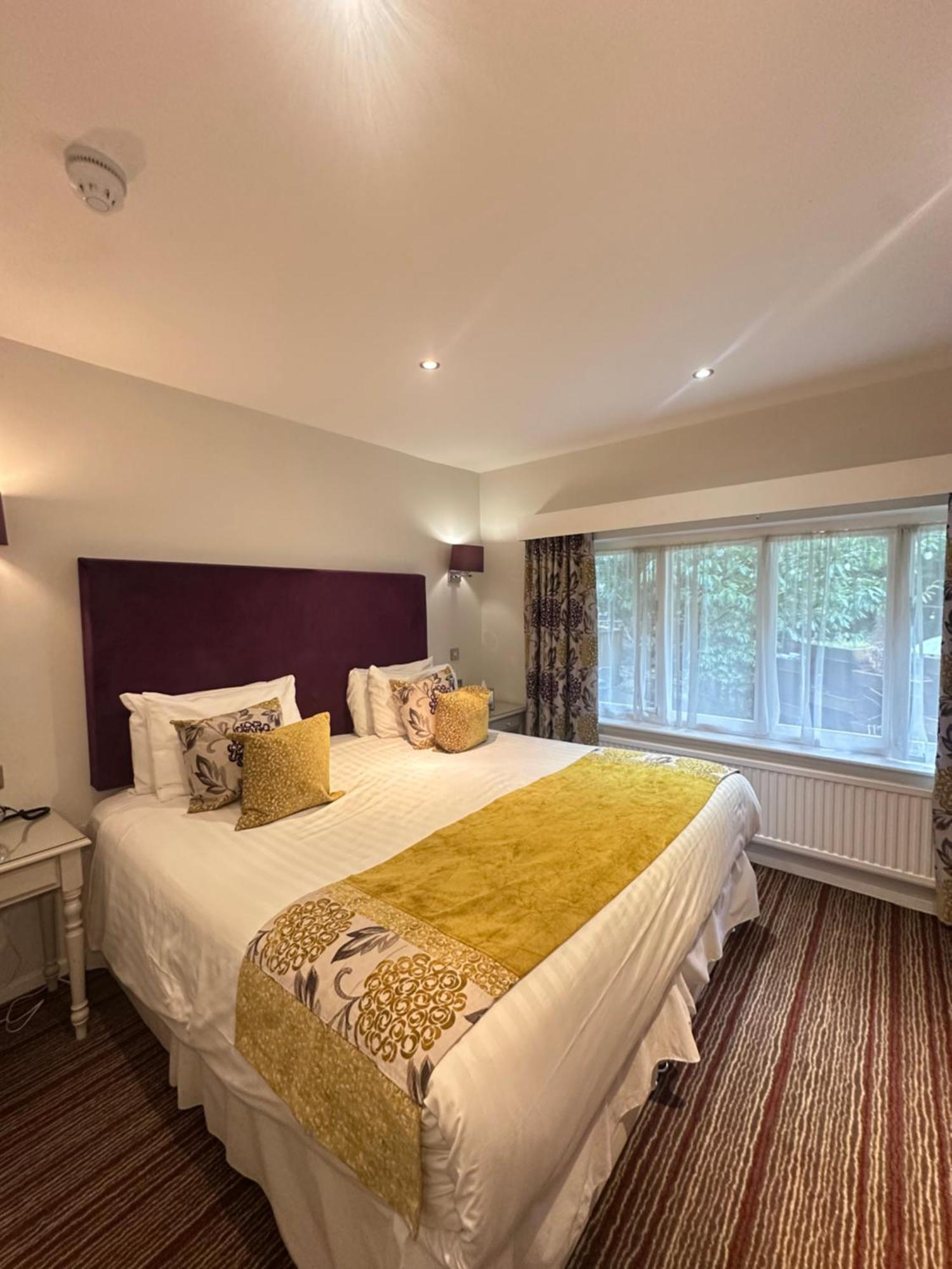 The Casa Hotel, Sure Collection By Western Yateley