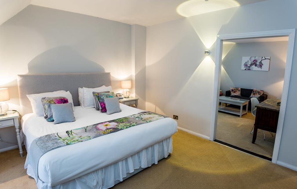 The Casa Hotel, Sure Collection By Western Yateley